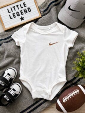 🤍 Nike Baby Bodysuit – White | 3 Months 🤍